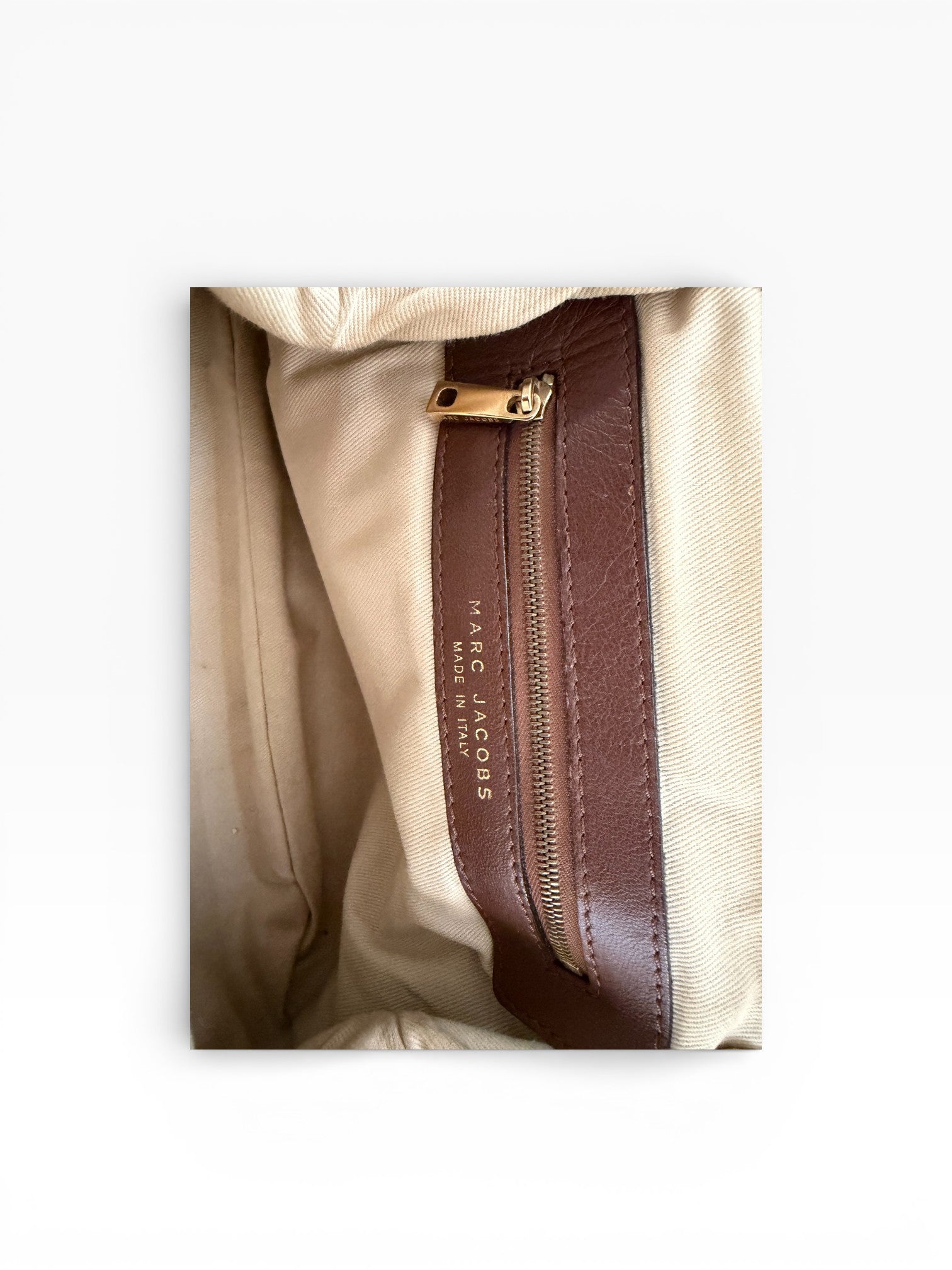 Marc Jacobs Little Stam Kiss-Lock